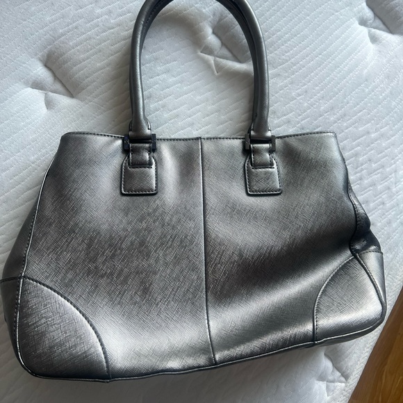 AUTHENTIC TORY BURCH PURSE - Picture 7 of 7